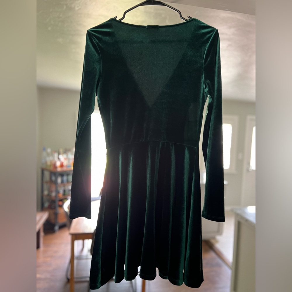 Kimchi Blue Emerald Green mini crushed velvet cocktail dress.